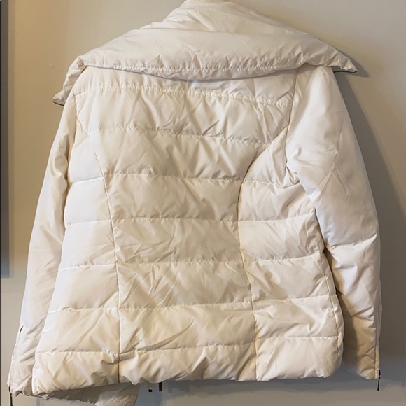 Women’s Coat - Picture 4 of 4